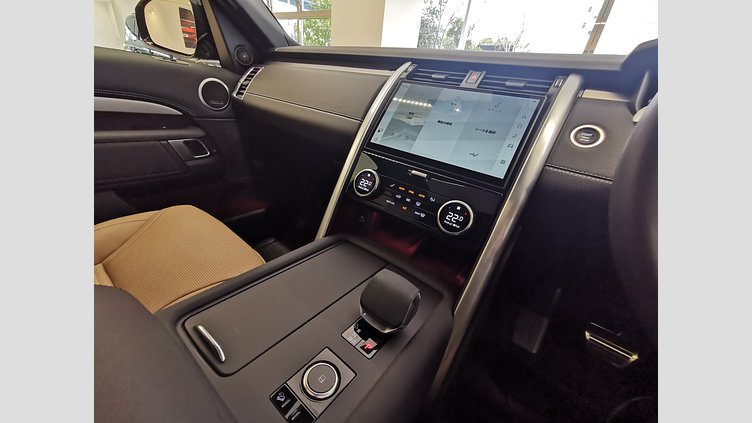 2024 認定中古車 Land Rover Discovery シャラントグレイ D350マイルドハイブリッド（ディーゼル） Dynamic HSE