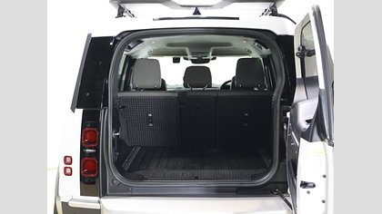Defender 110 9