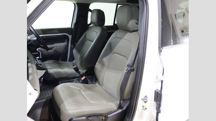 2022 認定中古車 Land Rover Defender 110 フジホワイト P300 AWD（AT） S