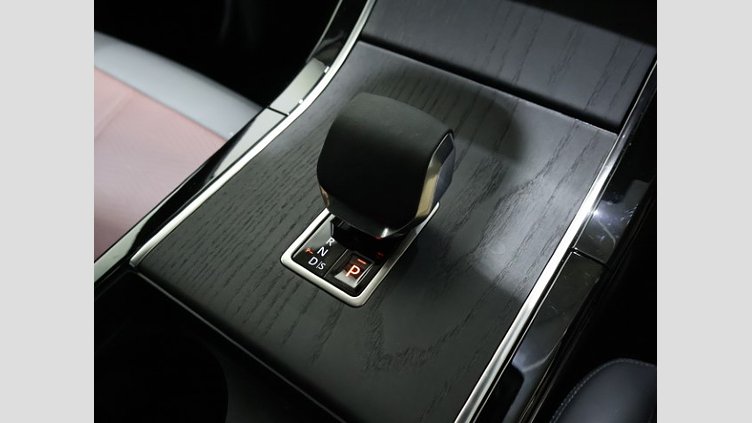 2024 認定中古車 Land Rover Range Rover Velar カルパチアングレイ D200マイルドハイブリッド（ディーゼル） スタンダードホイールベース Dynamic HSE