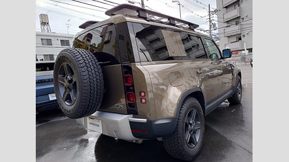 Defender 110 6