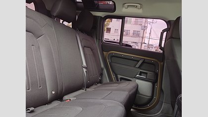 Defender 110 31