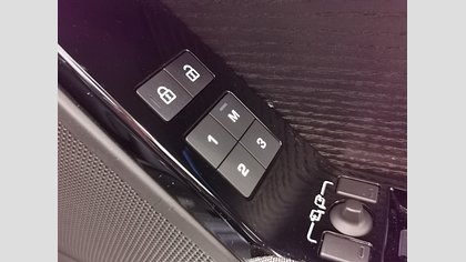 Range Rover Velar 30