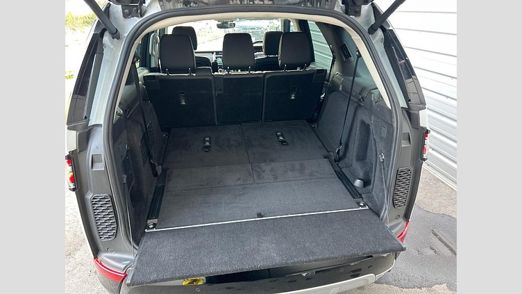 2018 認定中古車 Land Rover Discovery Yulong White 3.0 V6 Dsl Mono Turbo Std Flow Dynamic HSE