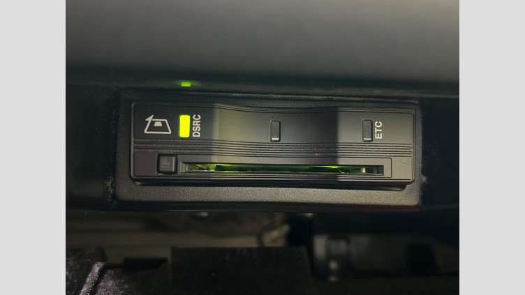 2018 認定中古車 Land Rover Discovery Yulong White 3.0 V6 Dsl Mono Turbo Std Flow Dynamic HSE