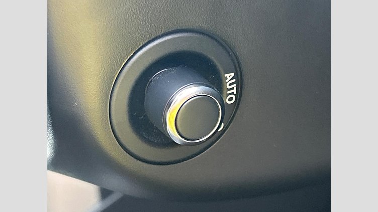 2018 認定中古車 Land Rover Discovery Yulong White 3.0 V6 Dsl Mono Turbo Std Flow Dynamic HSE