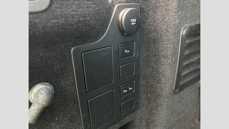 2018 認定中古車 Land Rover Discovery Yulong White 3.0 V6 Dsl Mono Turbo Std Flow Dynamic HSE