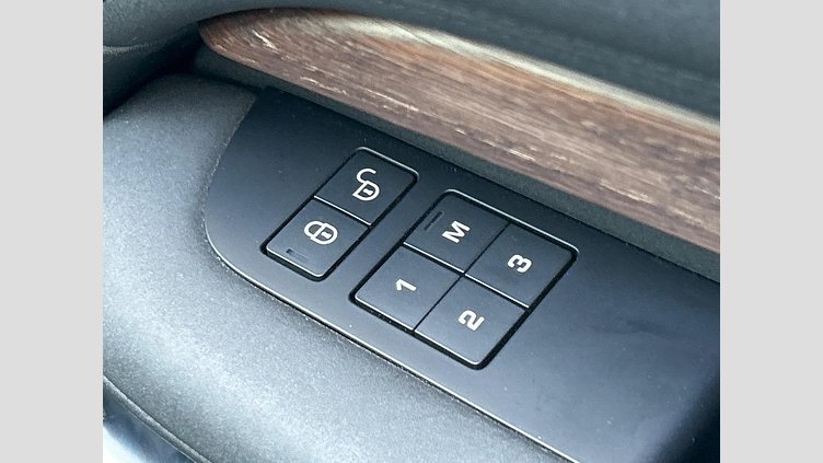 2018 認定中古車 Land Rover Discovery Yulong White 3.0 V6 Dsl Mono Turbo Std Flow Dynamic HSE