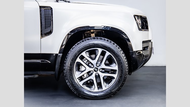 2023 Approved Land Rover Defender 110 Fuji White AWD 110 D300 HSE X-Dynamic