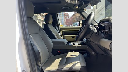 Defender 110 7