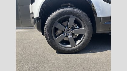 Defender 110 6