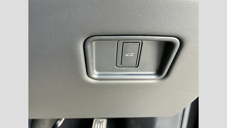 2024 認定中古車 Land Rover Range Rover Sport シャラントグレイ D300マイルドハイブリッド スタンダードホイールベース Dynamic SE