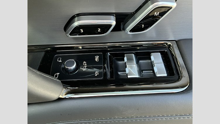 2024 認定中古車 Land Rover Range Rover Sport シャラントグレイ D300マイルドハイブリッド スタンダードホイールベース Dynamic SE