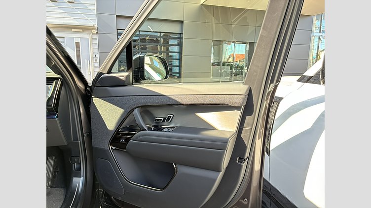 2024 認定中古車 Land Rover Range Rover Sport シャラントグレイ D300マイルドハイブリッド スタンダードホイールベース Dynamic SE