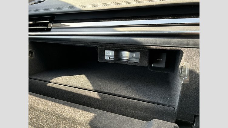 2024 認定中古車 Land Rover Range Rover Sport シャラントグレイ D300マイルドハイブリッド スタンダードホイールベース Dynamic SE