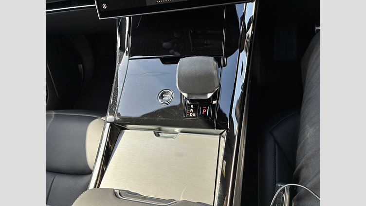 2024 認定中古車 Land Rover Range Rover Sport シャラントグレイ D300マイルドハイブリッド スタンダードホイールベース Dynamic SE