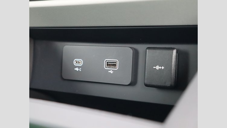 2023 認定中古車 Land Rover Defender 90 Santorini Black 2.0 litre i4P Petrol ベースグレード