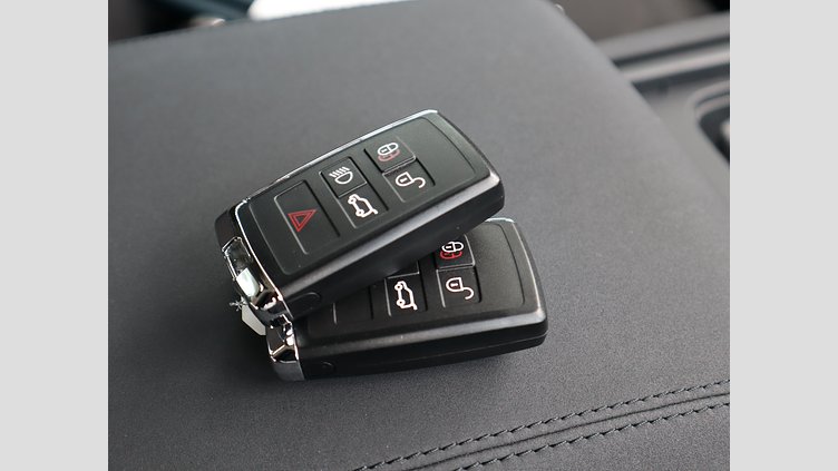 2023 認定中古車 Land Rover Defender 90 Santorini Black 2.0 litre i4P Petrol ベースグレード