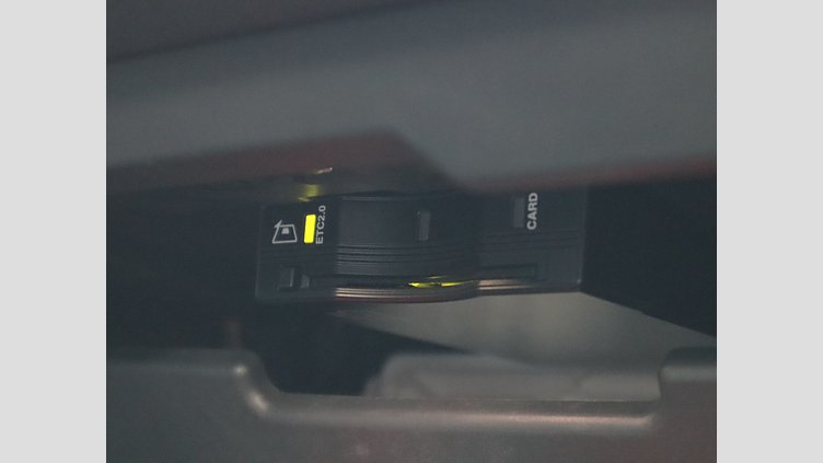 2023 認定中古車 Land Rover Defender 90 Santorini Black 2.0 litre i4P Petrol ベースグレード