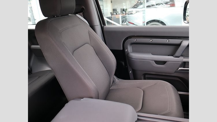 2023 認定中古車 Land Rover Defender 90 Santorini Black 2.0 litre i4P Petrol ベースグレード