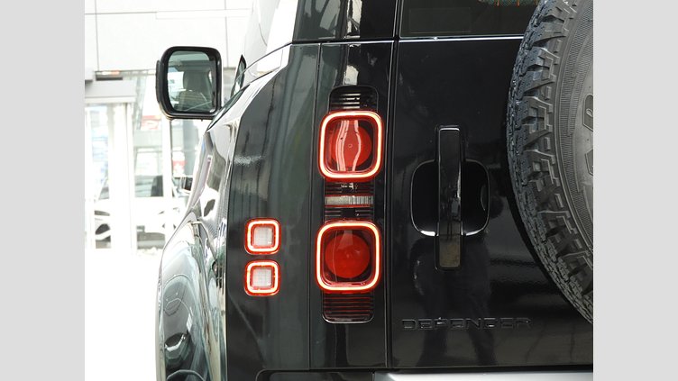 2023 認定中古車 Land Rover Defender 90 Santorini Black 2.0 litre i4P Petrol ベースグレード