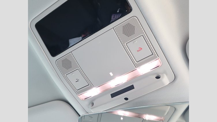 2023 認定中古車 Land Rover Defender 90 Santorini Black 2.0 litre i4P Petrol ベースグレード