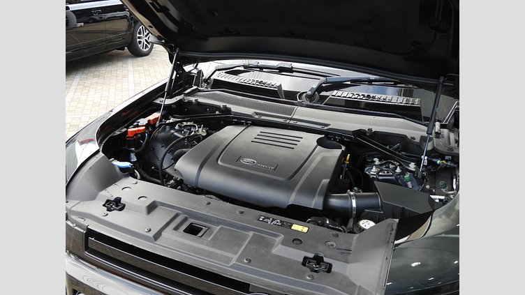 2023 認定中古車 Land Rover Defender 90 Santorini Black 2.0 litre i4P Petrol ベースグレード