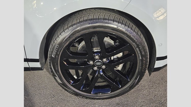 2024 認定中古車 Land Rover Range Rover Evoque アロイオスグレイ D200マイルドハイブリッド（ディーゼル） Standard Wheelbase DYNAMIC SE