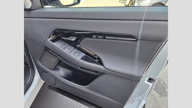 2024 認定中古車 Land Rover Range Rover Evoque アロイオスグレイ D200マイルドハイブリッド（ディーゼル） Standard Wheelbase DYNAMIC SE