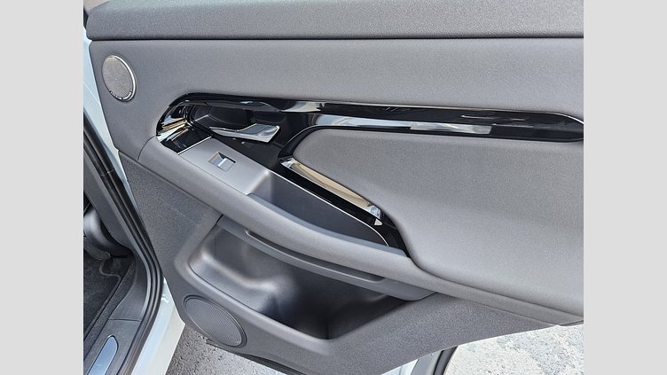 2024 認定中古車 Land Rover Range Rover Evoque アロイオスグレイ D200マイルドハイブリッド（ディーゼル） Standard Wheelbase DYNAMIC SE
