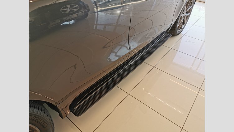 2023 認定中古車 Land Rover Range Rover Velar カルパチアングレイ D200マイルドハイブリッド（ディーゼル） Standard Wheelbase Dynamic SE