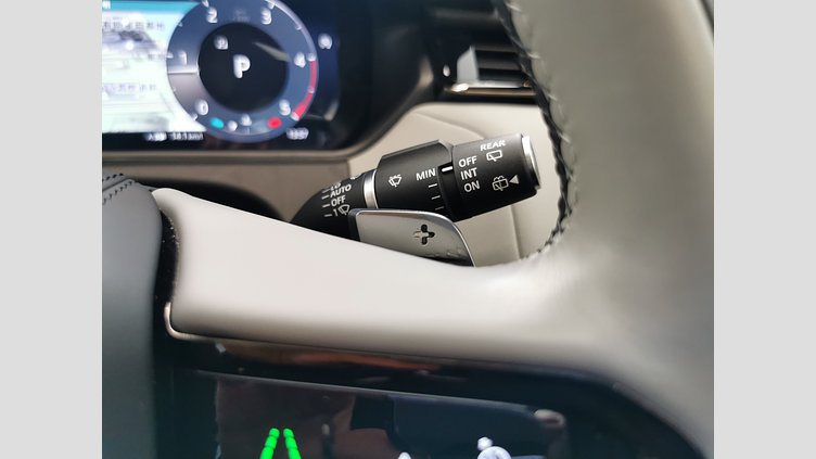 2023 認定中古車 Land Rover Range Rover Velar カルパチアングレイ D200マイルドハイブリッド（ディーゼル） Standard Wheelbase Dynamic SE