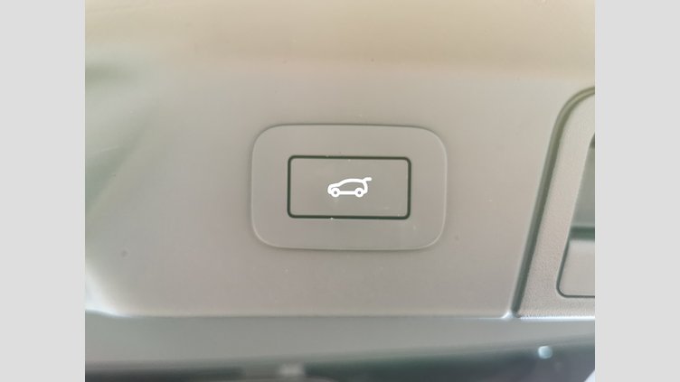 2023 認定中古車 Land Rover Range Rover Velar カルパチアングレイ D200マイルドハイブリッド（ディーゼル） Standard Wheelbase Dynamic SE