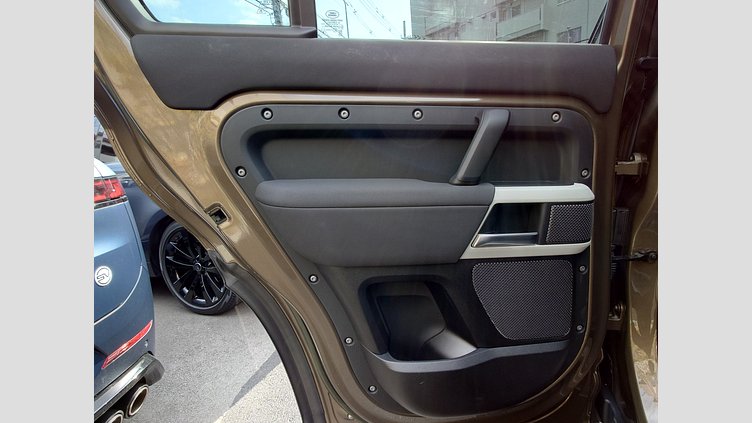 2022 認定中古車 Land Rover Defender 110 ゴンドワナストーン P300 AWD（AT） SE