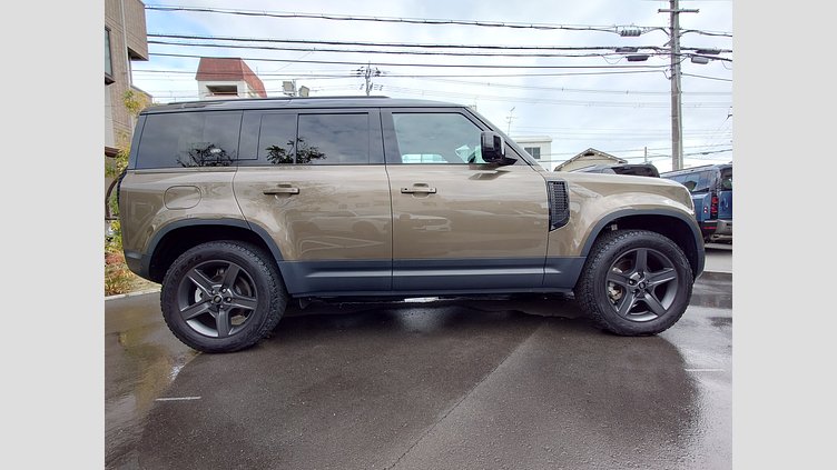 2022 認定中古車 Land Rover Defender 110 ゴンドワナストーン P300 AWD（AT） SE