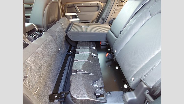 2022 認定中古車 Land Rover Defender 110 ゴンドワナストーン P300 AWD（AT） SE