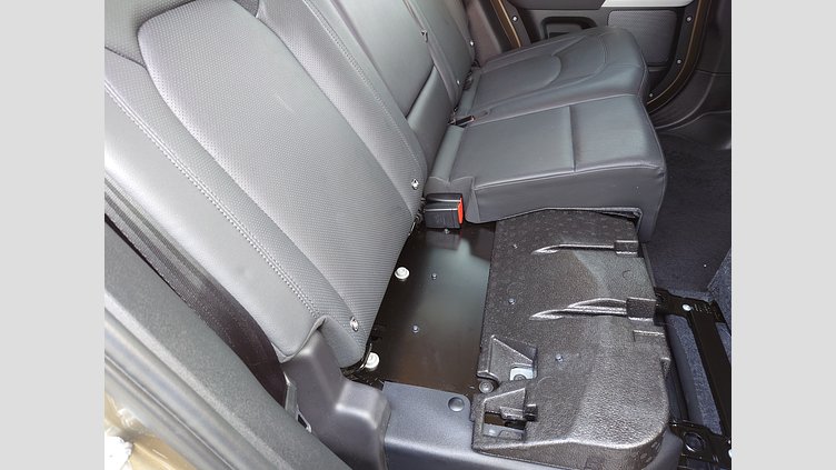 2022 認定中古車 Land Rover Defender 110 ゴンドワナストーン P300 AWD（AT） SE