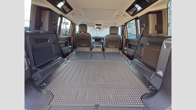 2022 認定中古車 Land Rover Defender 110 ゴンドワナストーン P300 AWD（AT） SE