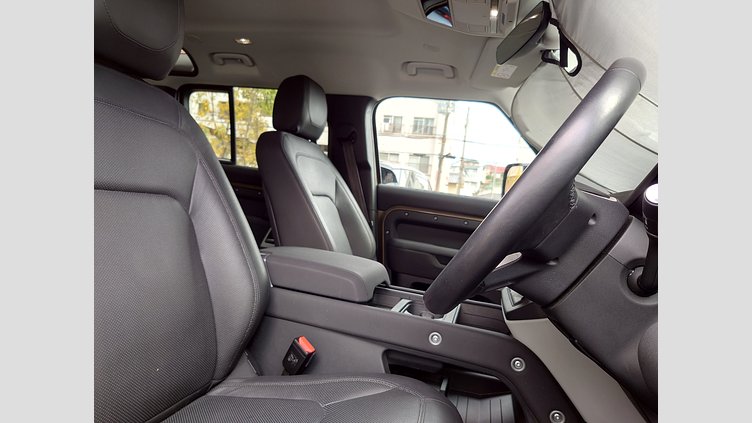 2022 認定中古車 Land Rover Defender 110 ゴンドワナストーン P300 AWD（AT） SE