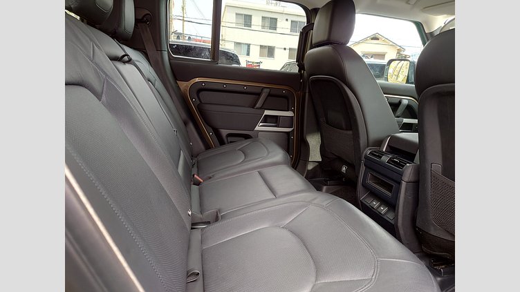 2022 認定中古車 Land Rover Defender 110 ゴンドワナストーン P300 AWD（AT） SE