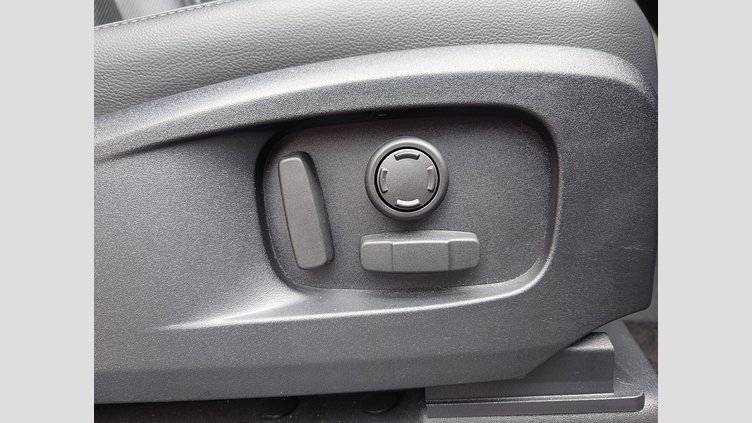 2022 認定中古車 Land Rover Defender 110 ゴンドワナストーン P300 AWD（AT） SE