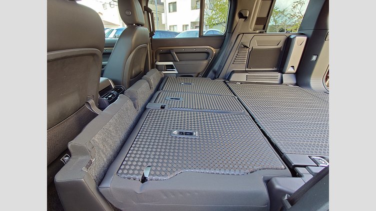 2022 認定中古車 Land Rover Defender 110 ゴンドワナストーン P300 AWD（AT） SE