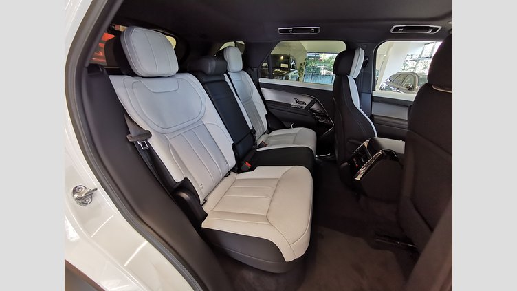 2025 認定中古車 Land Rover Range Rover Sport オストゥーニパールホワイト P550eプラグインハイブリッド（ガソリン） スタンダードホイールベース Dynamic SE