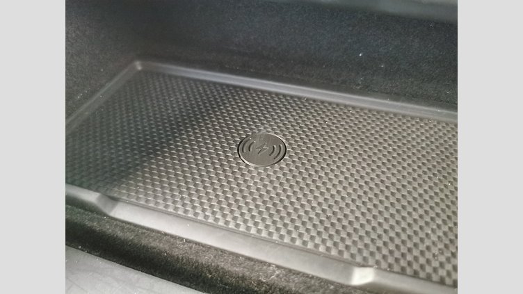 2025 認定中古車 Land Rover Range Rover Sport オストゥーニパールホワイト P550eプラグインハイブリッド（ガソリン） スタンダードホイールベース Dynamic SE