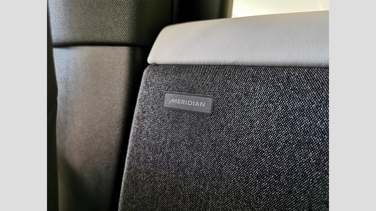 2025 認定中古車 Land Rover Range Rover Sport オストゥーニパールホワイト P550eプラグインハイブリッド（ガソリン） スタンダードホイールベース Dynamic SE