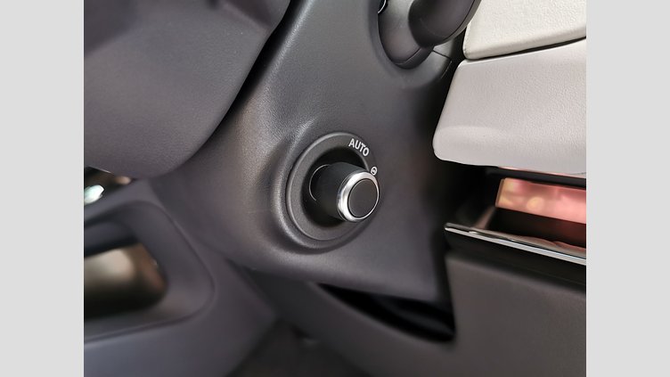 2025 認定中古車 Land Rover Range Rover Sport オストゥーニパールホワイト P550eプラグインハイブリッド（ガソリン） スタンダードホイールベース Dynamic SE