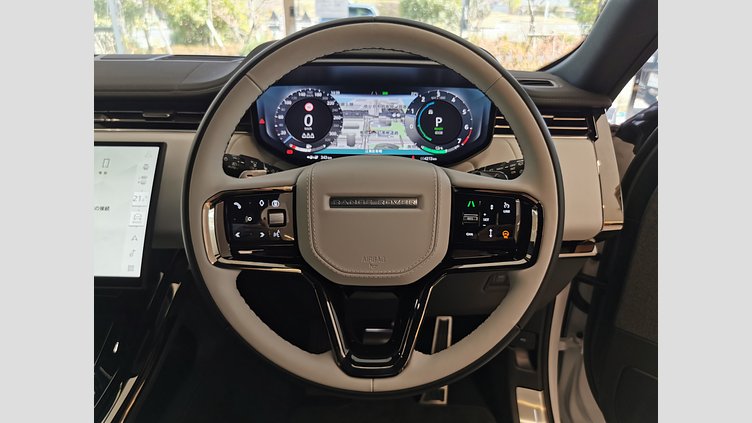2025 認定中古車 Land Rover Range Rover Sport オストゥーニパールホワイト P550eプラグインハイブリッド（ガソリン） スタンダードホイールベース Dynamic SE