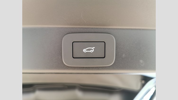 2025 認定中古車 Land Rover Range Rover Sport オストゥーニパールホワイト P550eプラグインハイブリッド（ガソリン） スタンダードホイールベース Dynamic SE