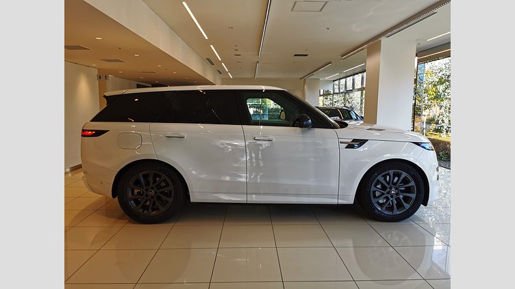 2025 認定中古車 Land Rover Range Rover Sport オストゥーニパールホワイト P550eプラグインハイブリッド（ガソリン） スタンダードホイールベース Dynamic SE