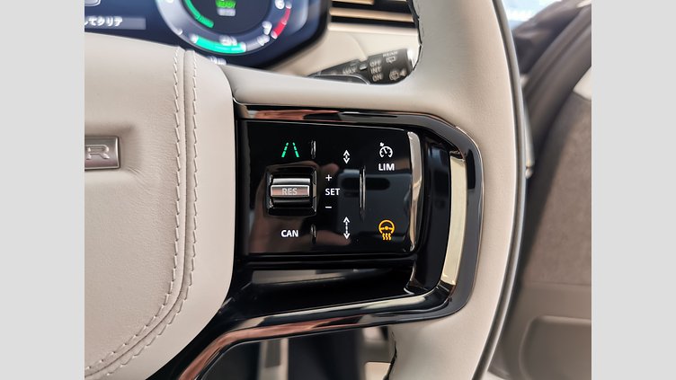 2025 認定中古車 Land Rover Range Rover Sport オストゥーニパールホワイト P550eプラグインハイブリッド（ガソリン） スタンダードホイールベース Dynamic SE